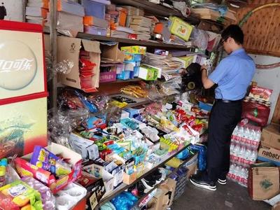 開學(xué)季亮劍！校園周邊“黑心店”煎炸過期食品被查處